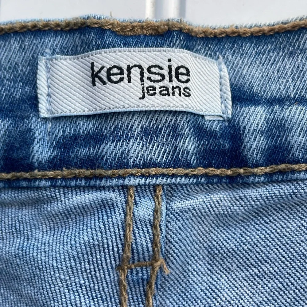 KENSIE WOMENS RETEO DENIM BLUE JEAN LIGHT WASH SHORTS SIZE 14